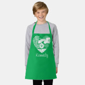 スーパーガールフローラ平和ハートグラフィック エプロン (着用した状態)