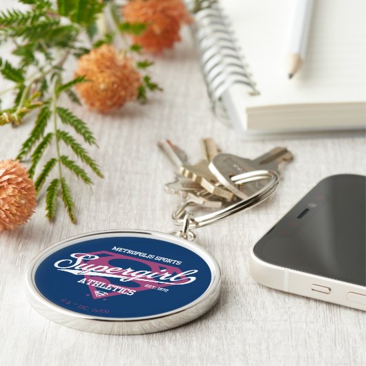 スーパーガールメトロポリススポーツ陸上競技グラフィック キーホルダー (側面)