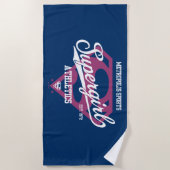 スーパーガールメトロポリススポーツ陸上競技グラフィック ビーチタオル (正面)