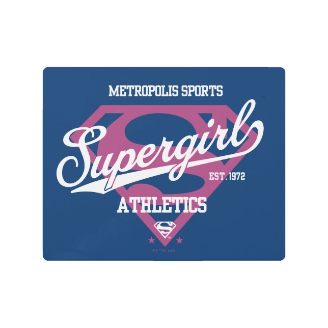 スーパーガールメトロポリススポーツ陸上競技グラフィック メタルプリント (正面)