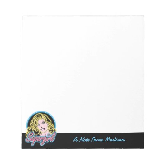 スーパーガールレトロネオンライトグラフィック ノートパッド (正面)