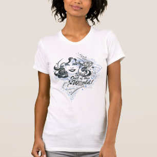 スーパーガール彼女はこの世から出ている! Tシャツ