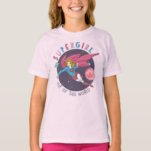 スーパーガール飛んでいるアップターイラストレーション Tシャツ