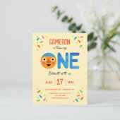 スーパーシンプルなノードル＆パalsのコンフェッティ1歳の誕生日 ポストカード (スタンド正面)