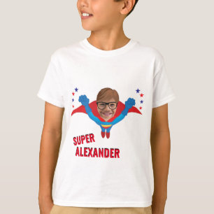 スーパーヒーローおもしろい誕生日飛んでいるの少年素晴らしい贈り物 Tシャツ
