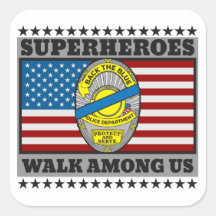 スーパーヒーローが私たちの間を歩く