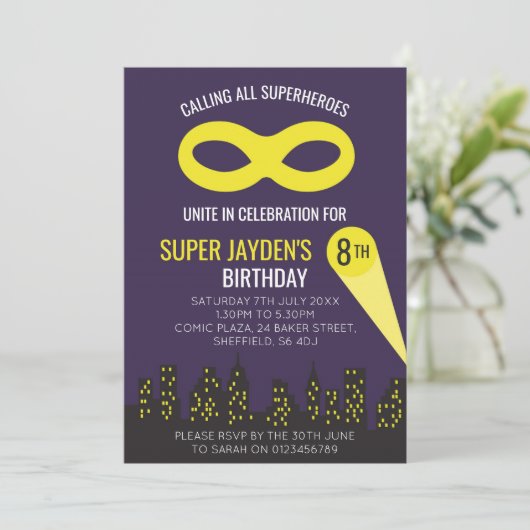 スーパーヒーローのテーマの誕生日のパーティの招待状 招待状 (スタンド正面)