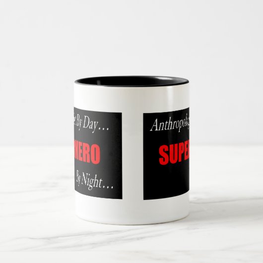 スーパーヒーローの人類学者のマグ ツートーンマグカップ (中央)
