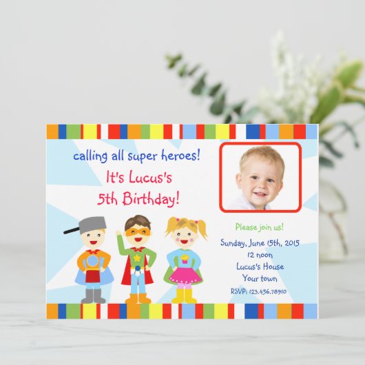 スーパーヒーローの英雄の写真の誕生日の招待状 招待状 (スタンド正面)