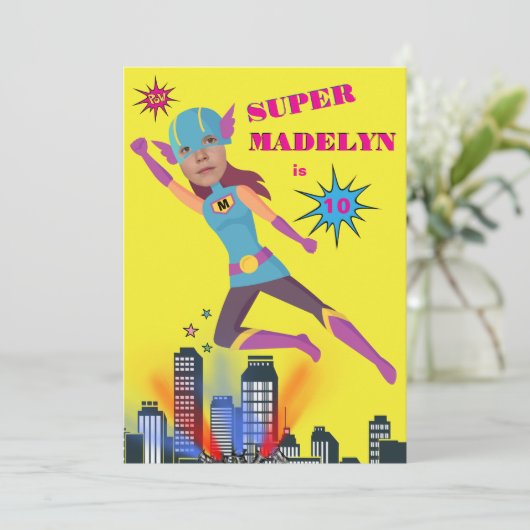 スーパーヒーローガールファンタスティックセンセーショナル誕生日 招待状 (スタンド正面)