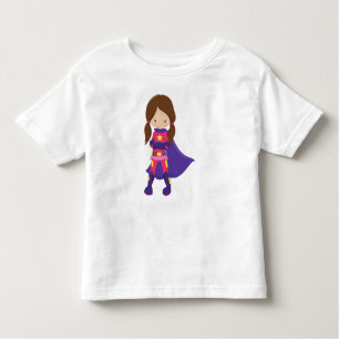 スーパーヒーローガール、茶色の髪、かわいい女の子、紫の岬 トドラーTシャツ