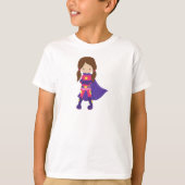 スーパーヒーローガール、茶色の髪、かわいい女の子、紫の岬 Tシャツ (正面)