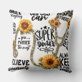 スーパーヒーロードクター装飾用クッション クッション (正面)