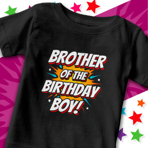 スーパーヒーローパーティー漫画ブラザーの誕生日ボーイ ベビーTシャツ