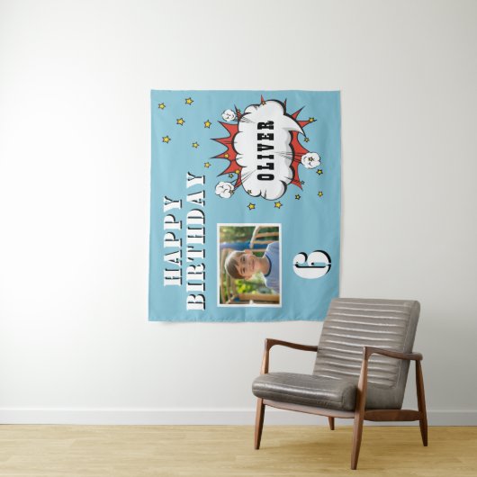 スーパーヒーロー漫画スピーチクラウドボーイ誕生日写真 タペストリー (インサイチュ)