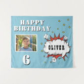 スーパーヒーロー漫画スピーチクラウドボーイ誕生日写真 タペストリー (正面(横))