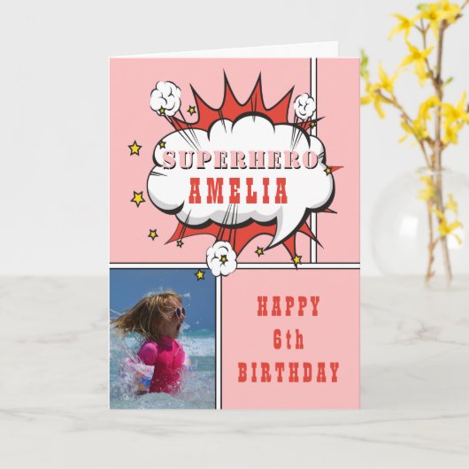 スーパーヒーロー漫画スピーチバブルガール誕生日写真 カード (黄色い花)