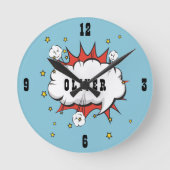 スーパーヒーロー漫画スピーチバブルボーイ名 ラウンド壁時計 (正面)