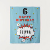 スーパーヒーロー漫画スピーチバブル少年誕生日パーティー タペストリー (正面)