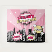 スーパーヒーロー漫画ブックスタイルガールピンク誕生日 タペストリー (正面(横))