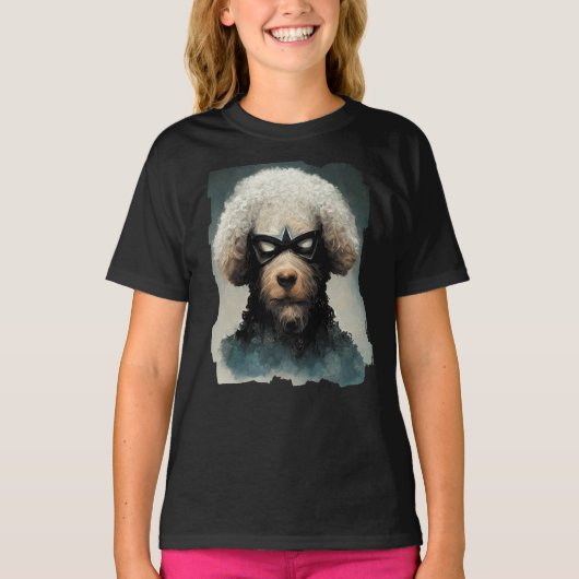 スーパーヒーロー犬の格好をしたプードル Tシャツ (正面)