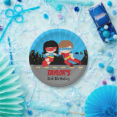 スーパーヒーロー紙プレート(男のパーソナライズされた子) ペーパープレート (パーティー)