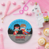 スーパーヒーロー紙プレート(男のパーソナライズされた子) ペーパープレート (パーティー)