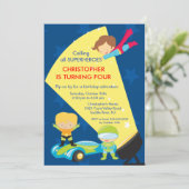 スーパーヒーロー誕生日パーティーの招待 招待状 (スタンド正面)