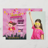 スーパーヒーロー誕生日ピンクガールズすごい写真 招待状 (正面/裏面)
