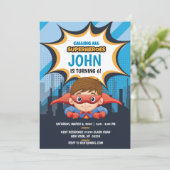 スーパーヒーロー、ブラウンヘア、パーティの招待状5 x 7 招待状 (スタンド正面)