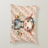 ズボンと花を身に着けたかわいいファームコアの豚 アクセントクッション (裏面(縦))