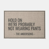 ズボンを履いていないかもしれないおもしろい ドアマット (正面)