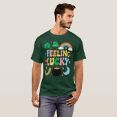ズラッキー感じSt patricks dayチャームアイリッシュシャームロック Tシャツ (正面フル)