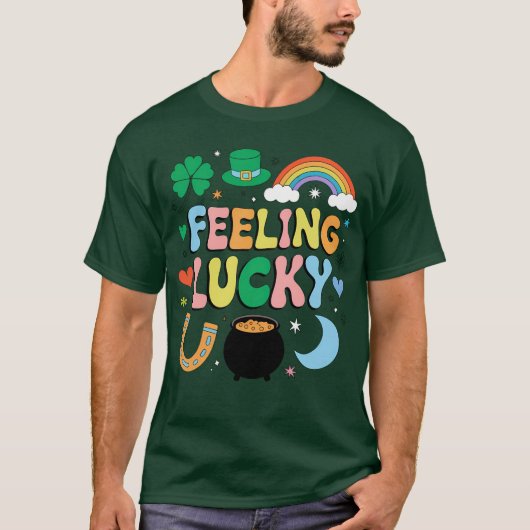 ズラッキー感じSt patricks dayチャームアイリッシュシャームロック Tシャツ (正面)
