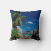 セイシェル、マヘ島、アンセロイヤルビーチ。 クッション (裏面)