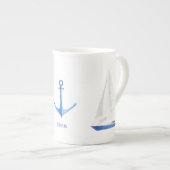 セイルボートとブルーいかり 航海の ボーンチャイナマグカップ (正面右)