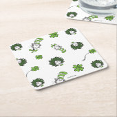 セウス博士 ハットクローバー柄の猫 スクエアペーパーコースター (アングル)