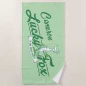 セウス博士 |彼のアイリッシュソックスの幸運なキツネ ビーチタオル (正面)