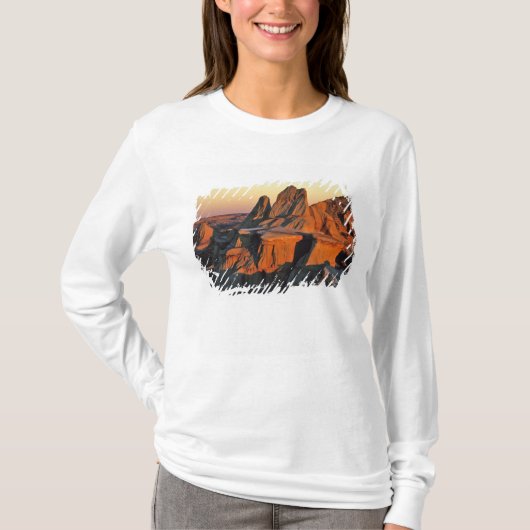セオドア・ルーズベルト国立公園のバッドランド Tシャツ (正面)