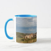 セオドア・ルーズベルト国立公園の野生の馬 マグカップ (左)