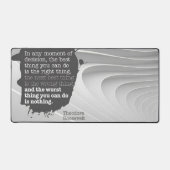 セオドア・ルーズベルト感動的引用文「決定」 デスクマット (正面)