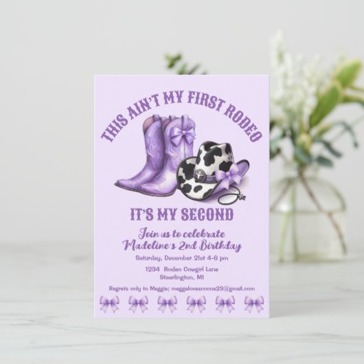 セカンドロデオウエスタンボウズパープル女性のカーボーイ誕生日 招待状 (スタンド正面)