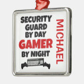 セキュリティガード遊はビデオゲームを愛 メタルオーナメント (左)