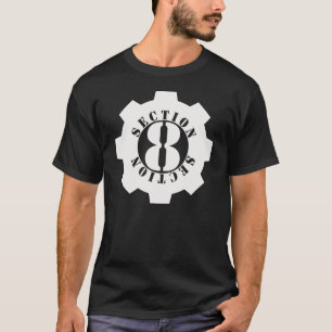 セクション8十分に前部ロゴ Tシャツ