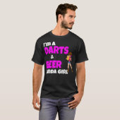 セクシーで可愛い女性のビールとダーツリーグ賞 Tシャツ (正面フル)