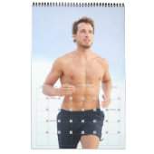 セクシーなシャツのないスタッドを身に着けた熱い男性 カレンダー (2月 2026)