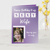 セクシーな妻の写真の紫色の誕生日を追加 カード (黄色い花)