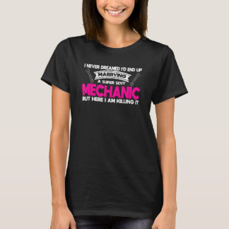 セクシーな整備士車を買すごいうようになる Tシャツ