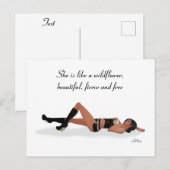 セクシーな褐色のピンナップガールが眠るポストカード ポストカード (正面/裏面)