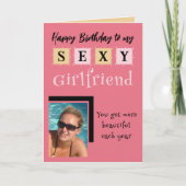 セクシーガールフレンド追加フォトピンクの桃の誕生日 カード (正面)